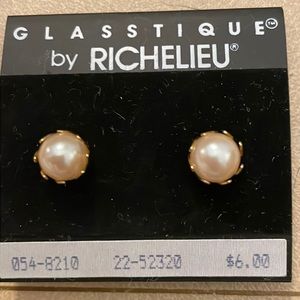 Richelieu Glasstique Faux Pearl Stud Earrings